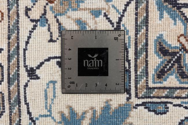 Naim - 10