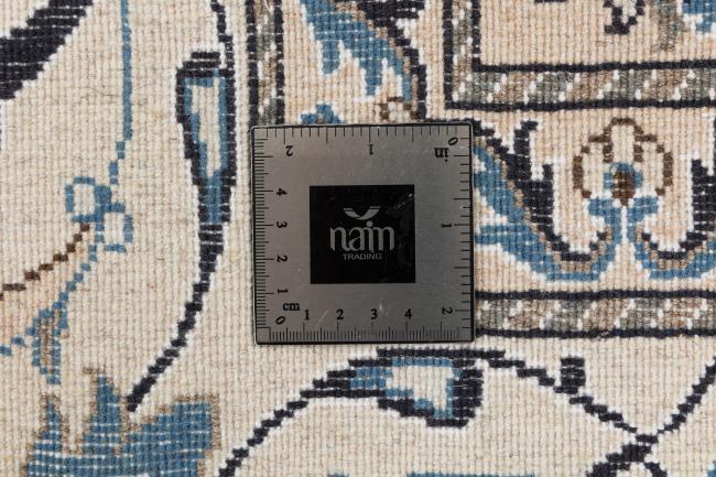 Naim - 10