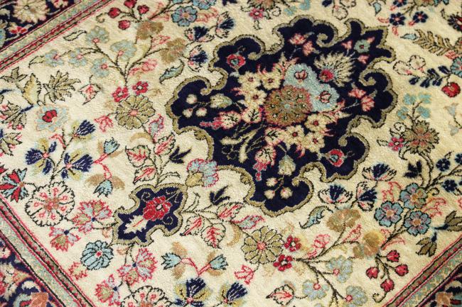 Qum Silk - 4