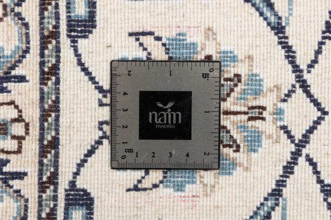 Naim - 10