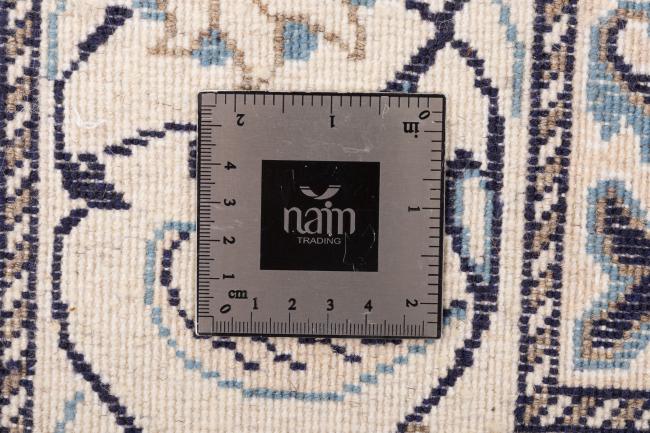 Naim - 10