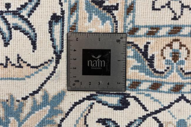 Naim - 10