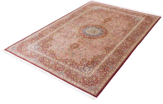 Qom Hedvábí - 2