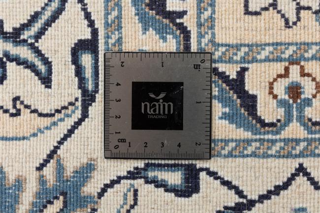 Naim - 10