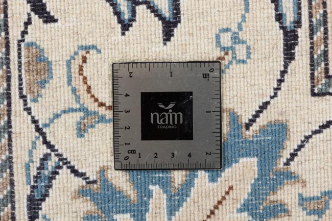 Naim - 10