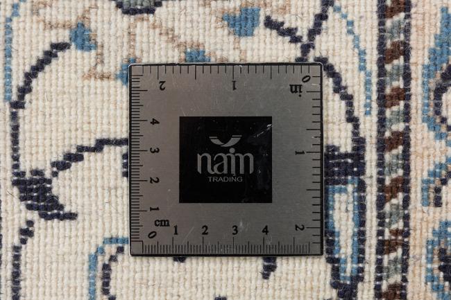 Naim - 10