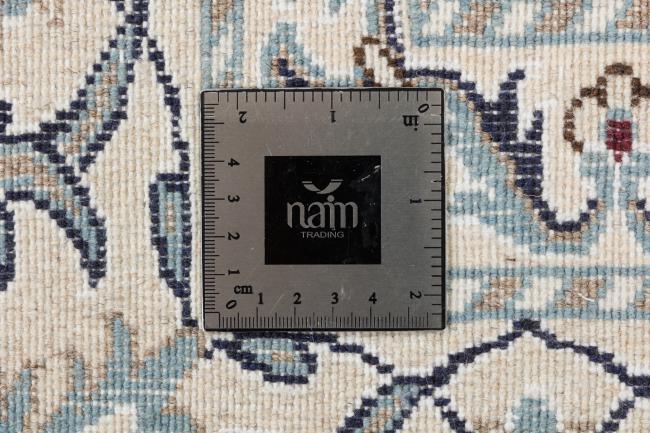 Naim - 10