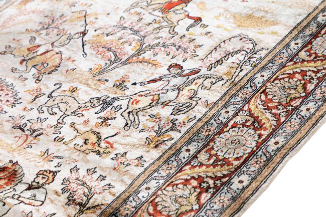 China Hereke Silk - 5