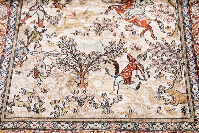 China Hereke Silk - 7