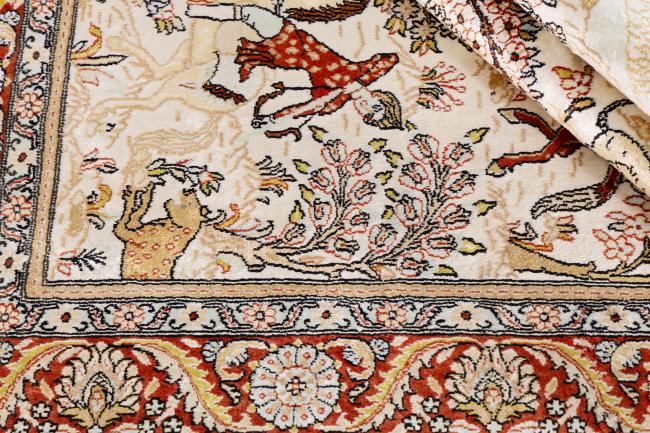 China Hereke Silk - 11