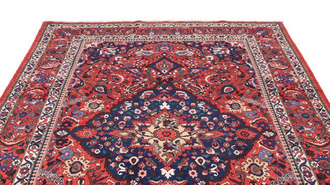 Bakhtiar Antiikki - 3