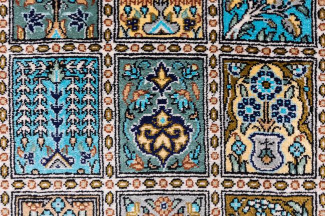 Qum Silk Signed - 5