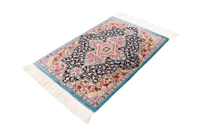 Qum Silk Signed - 2