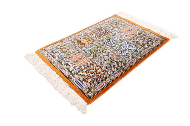Qum Silk Signed - 2
