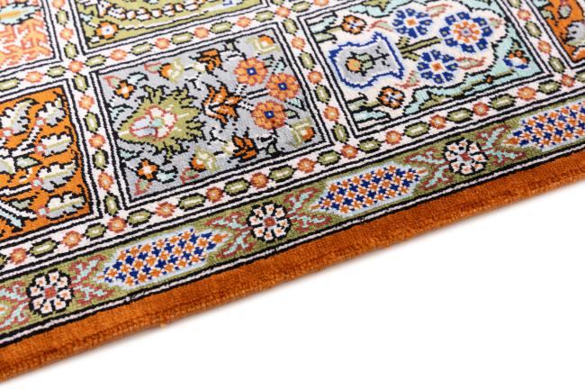 Qum Silk Signed - 4