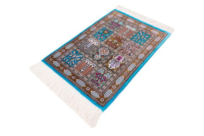 Qum Zijde Signed - 1