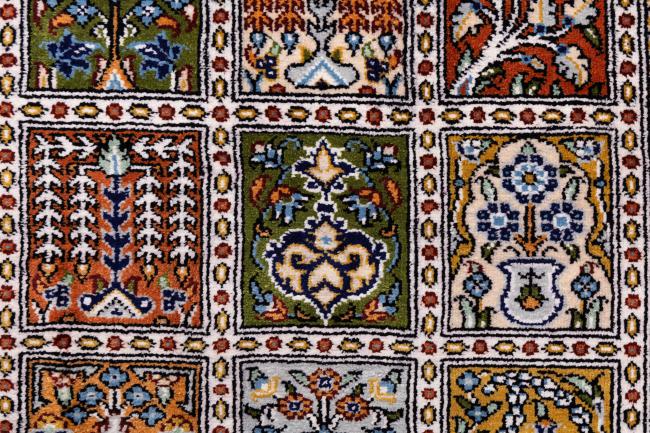 Qum Silk Signed - 5