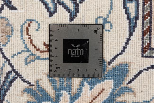 Naim - 11