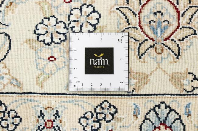 Nain 9La Signed - 11