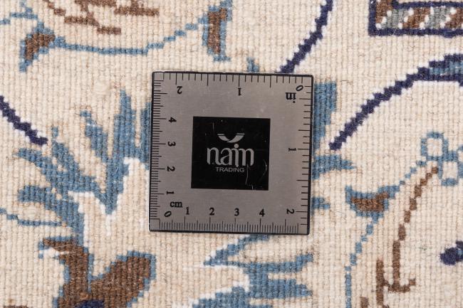 Naim - 10