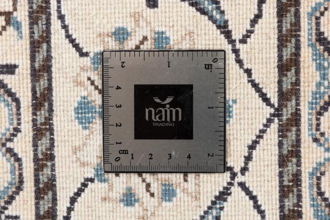 Naim - 10