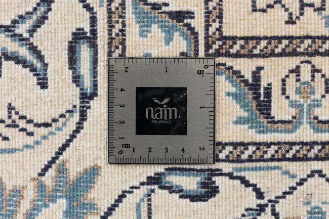 Naim - 11