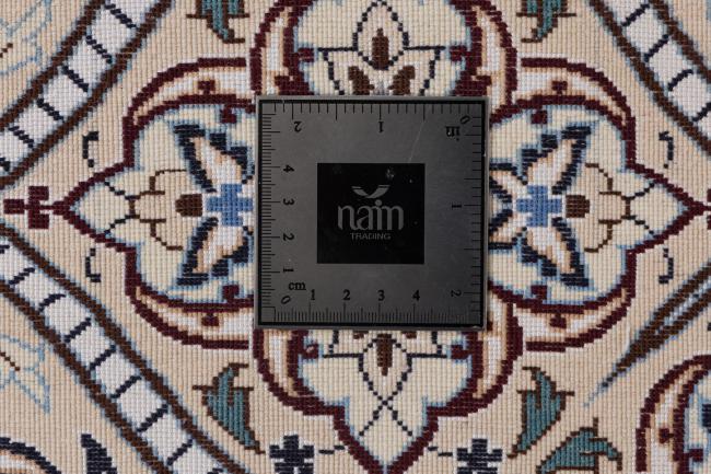 Nain 6La Signed - 9