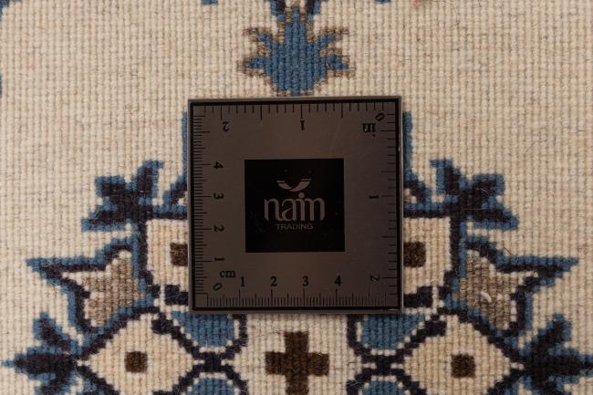 Naim - 4