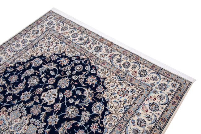 Nain 9La Urzeală de Mătase - 3