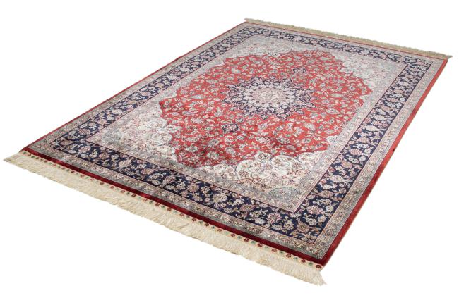 China Silk Hereke - 1