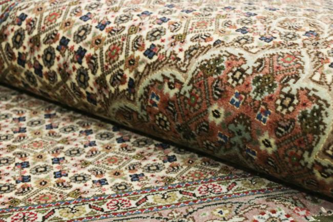 Tabriz Mahi Signed - 8