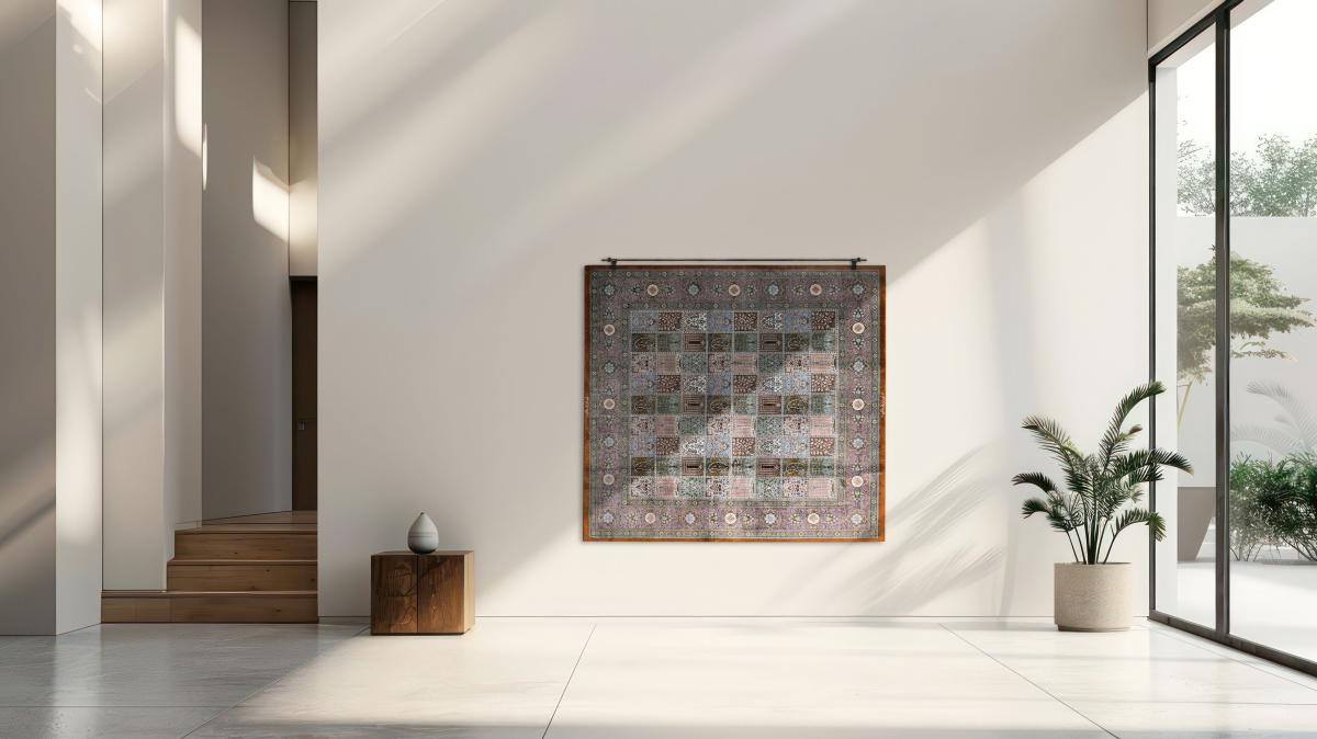 Tapis oriental avec motif géométrique en tant que décoration murale