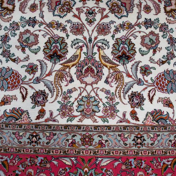 Finoman csomózott keleti szőnyeg virágmintákkal, klasszikus perzsa szőnyeg