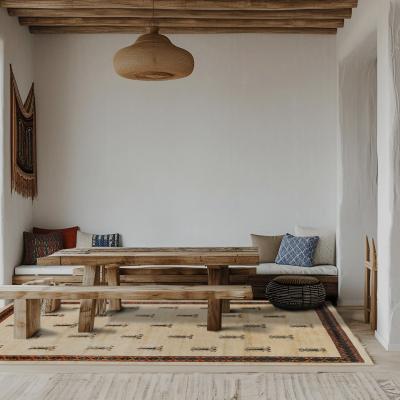 Spiseområde i Cozy Living stil med håndvævet tæppe