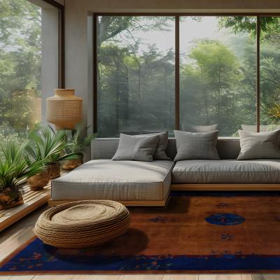 Stue i asiatisk livsstil med håndvævet tæppe og orientalsk design.