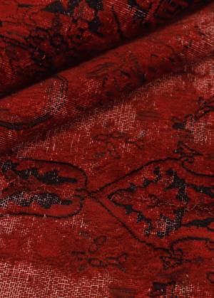 Hajtogatott vintage Kerman szőnyeg orientális mintával piros-fekete színben