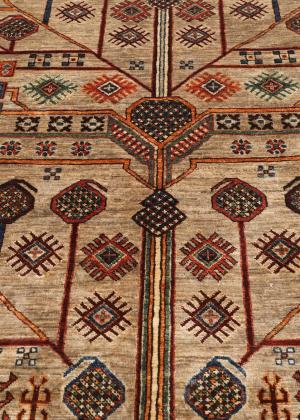 Overordnet udsigt over et klassisk Ziegler-tæppe med livets træ-motiv