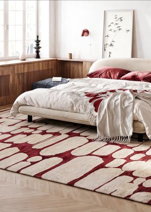 Covor Berber roșu cu design Ela în dormitor, într-un stil de amenajare modern