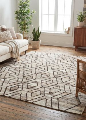 Modern Kilim Rug with Geometric Pattern