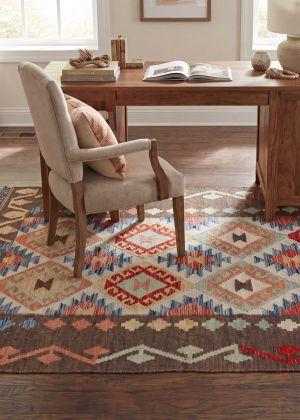 Handgeknüpfter Kelim Teppich mit geometrischem Muster im Homeoffice